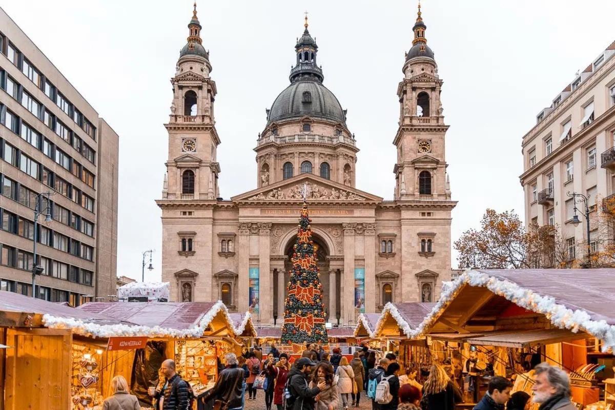 Skyline Serenity Retreat @Vaci Most Famous Street Budapeste Exterior foto